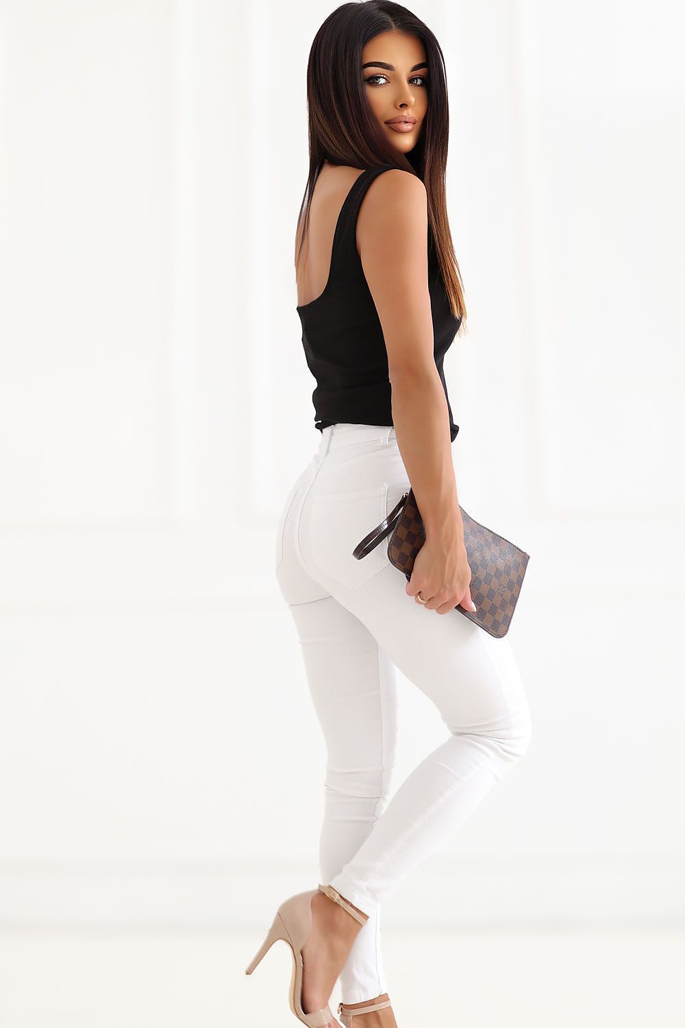 Top model 228651 Rue Paris