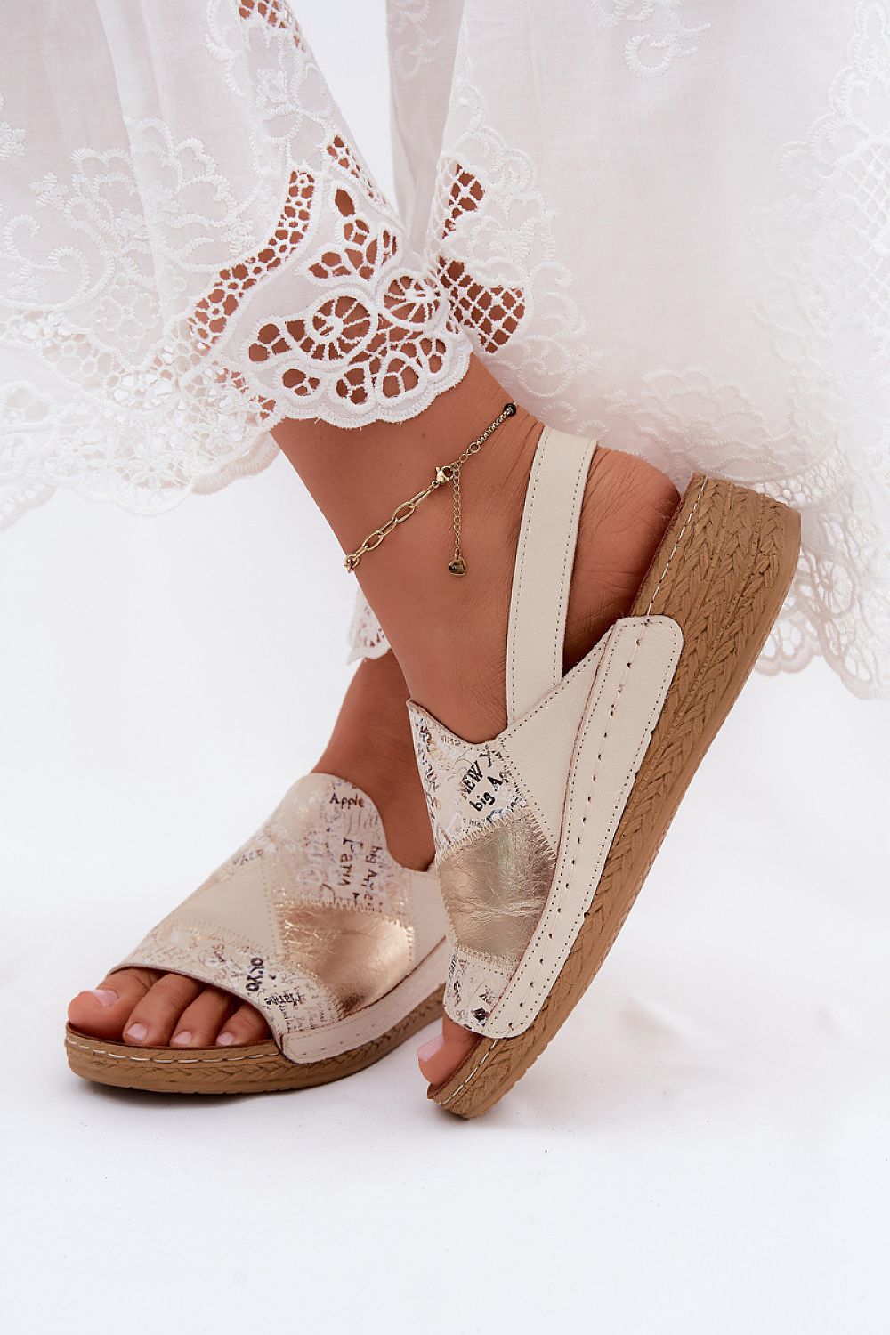 Cothurnes model 215016 Step in style