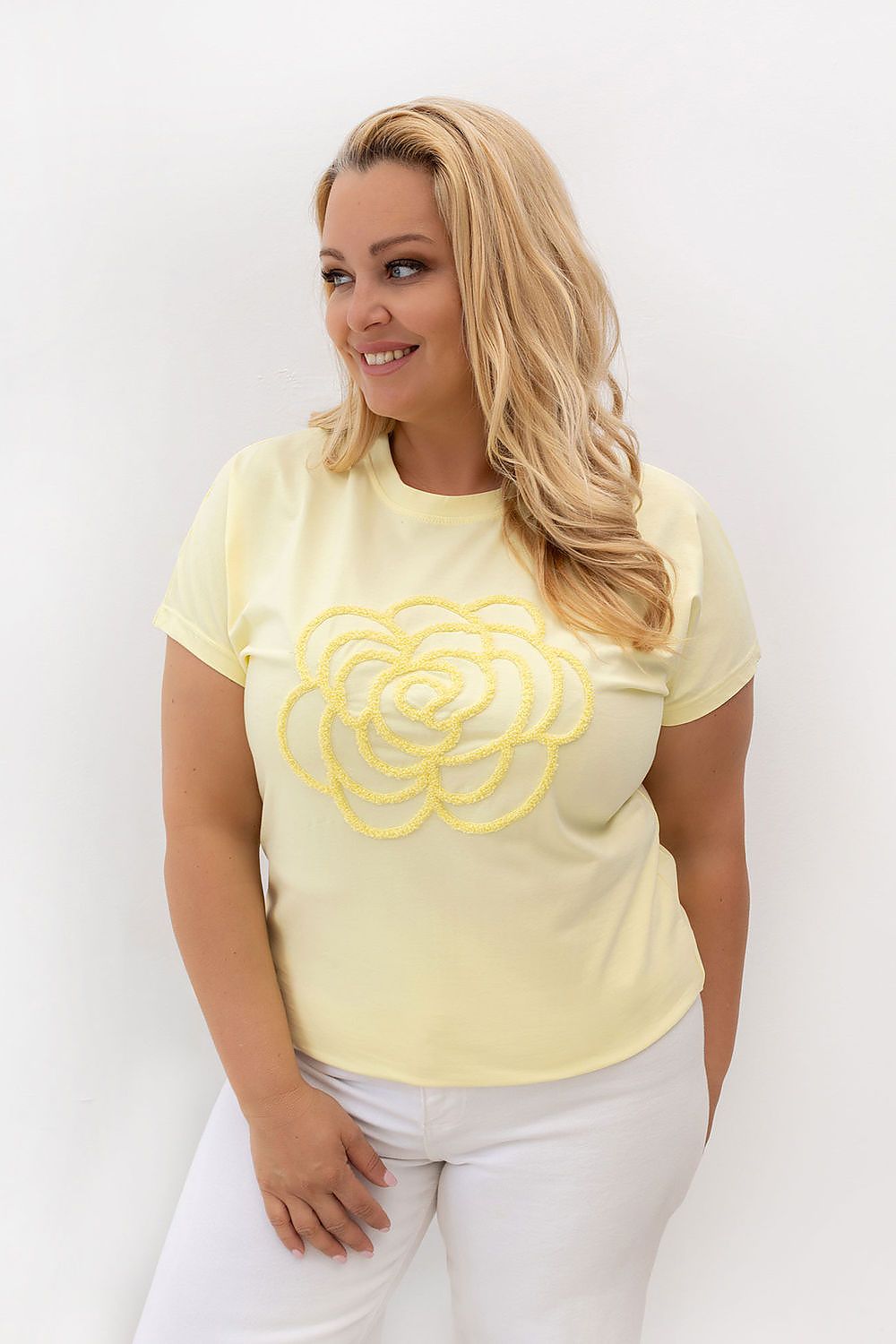 Plus size T-shirt model 230448 Relevance