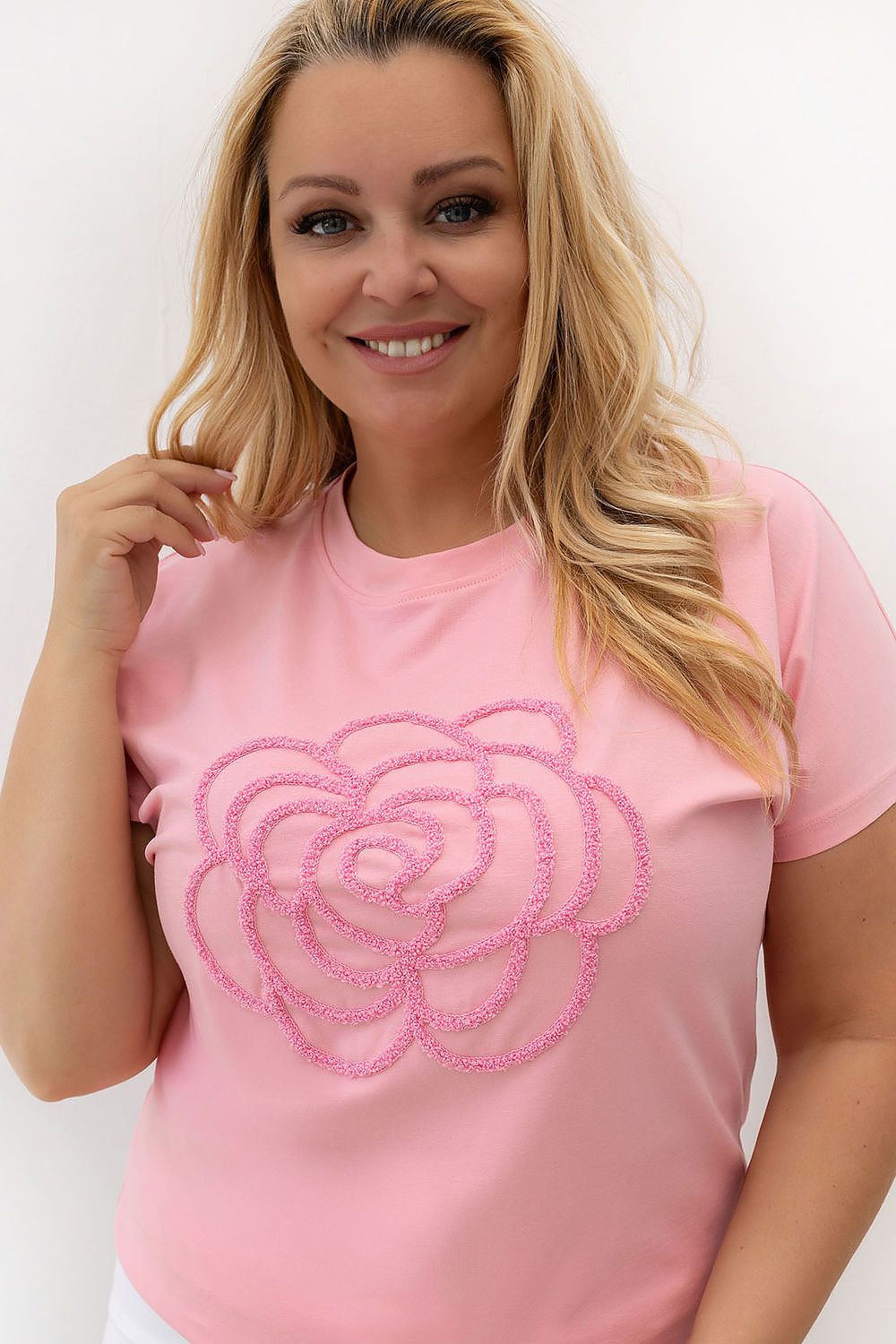 Plus size T-shirt model 230448 Relevance