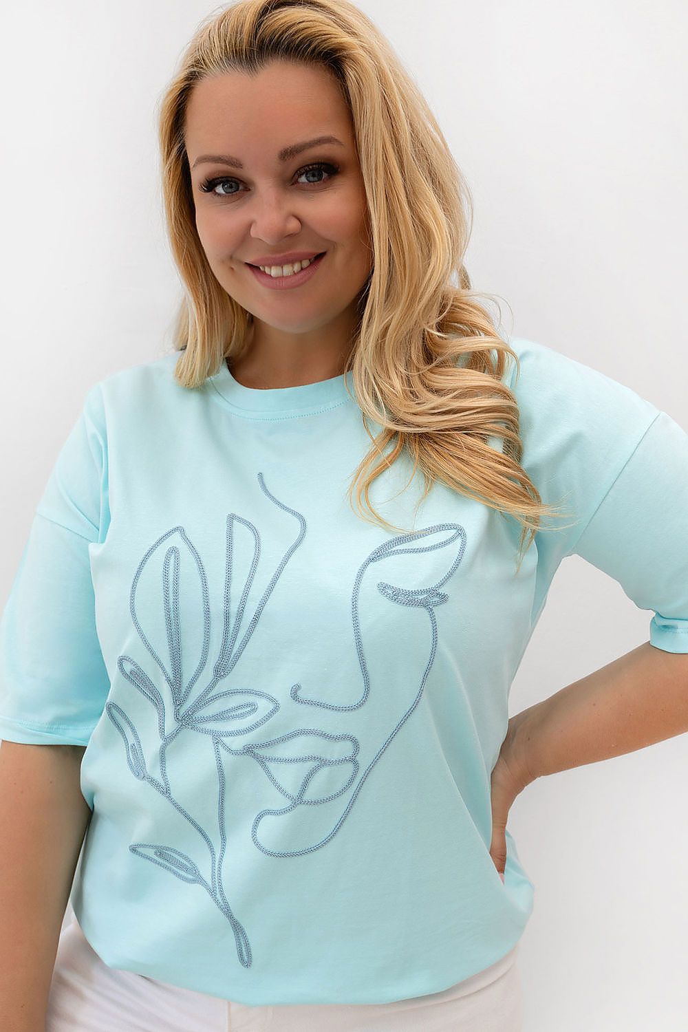 Plus size T-shirt model 230451 Relevance
