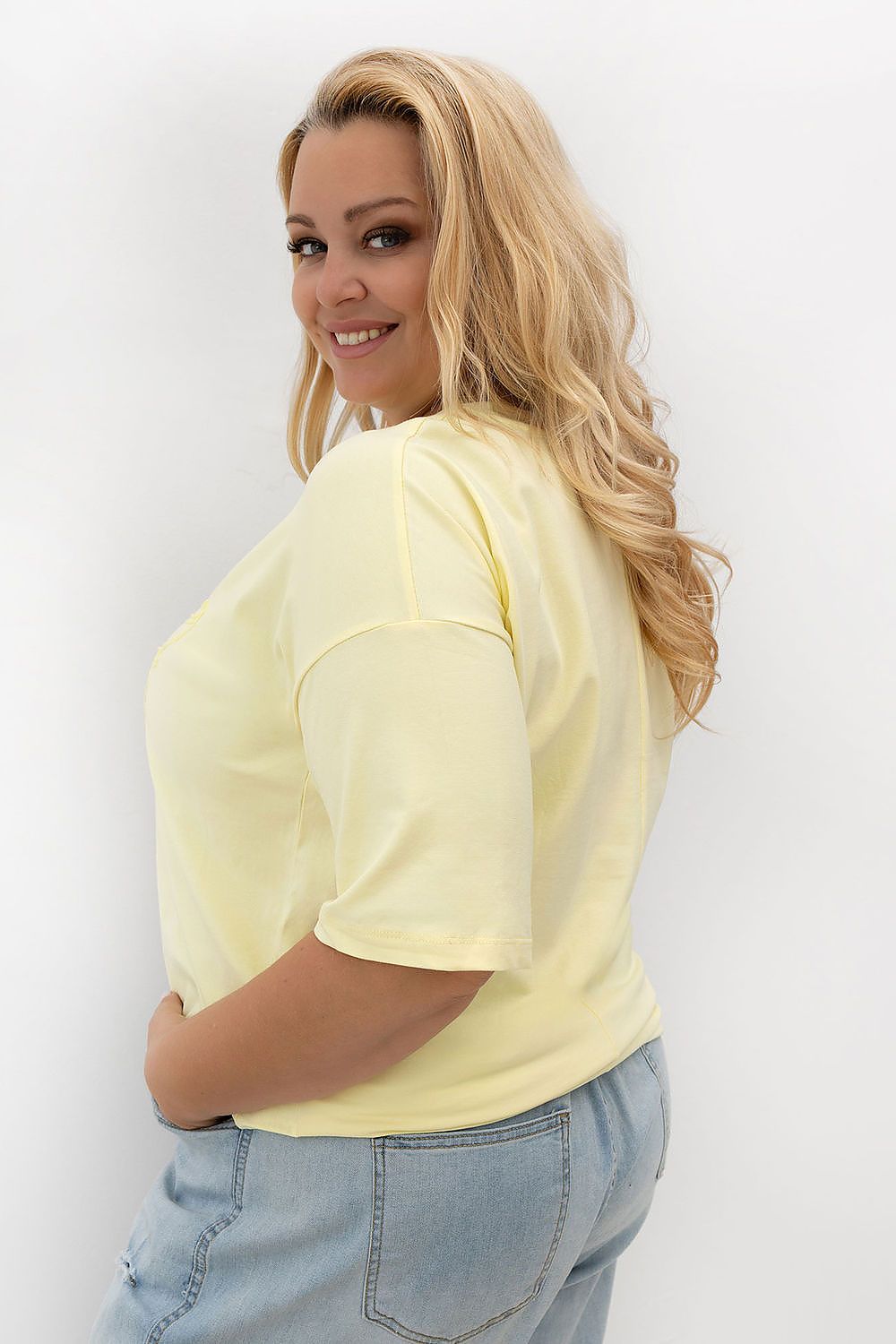 Plus size T-shirt model 230451 Relevance