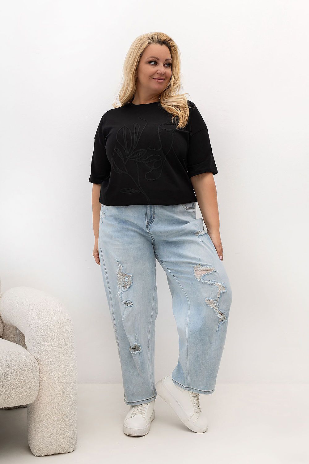 Plus size T-shirt model 230451 Relevance