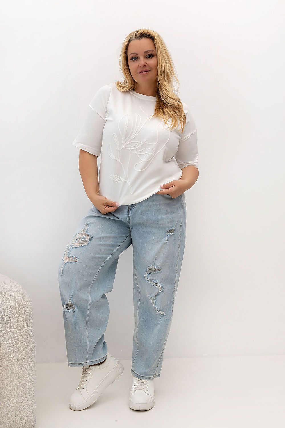 Plus size T-shirt model 230451 Relevance