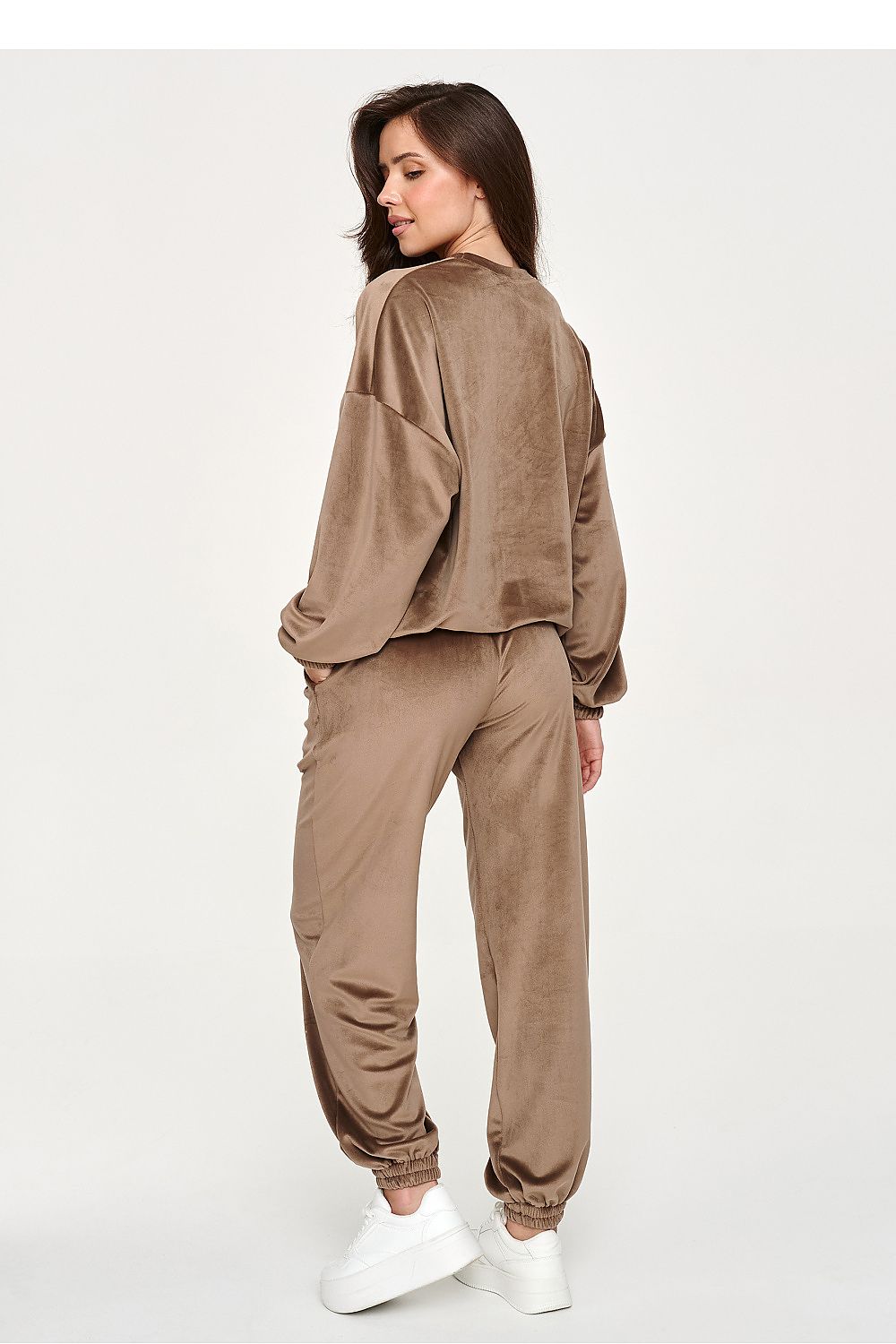 L`ensemble model 230823 Makadamia