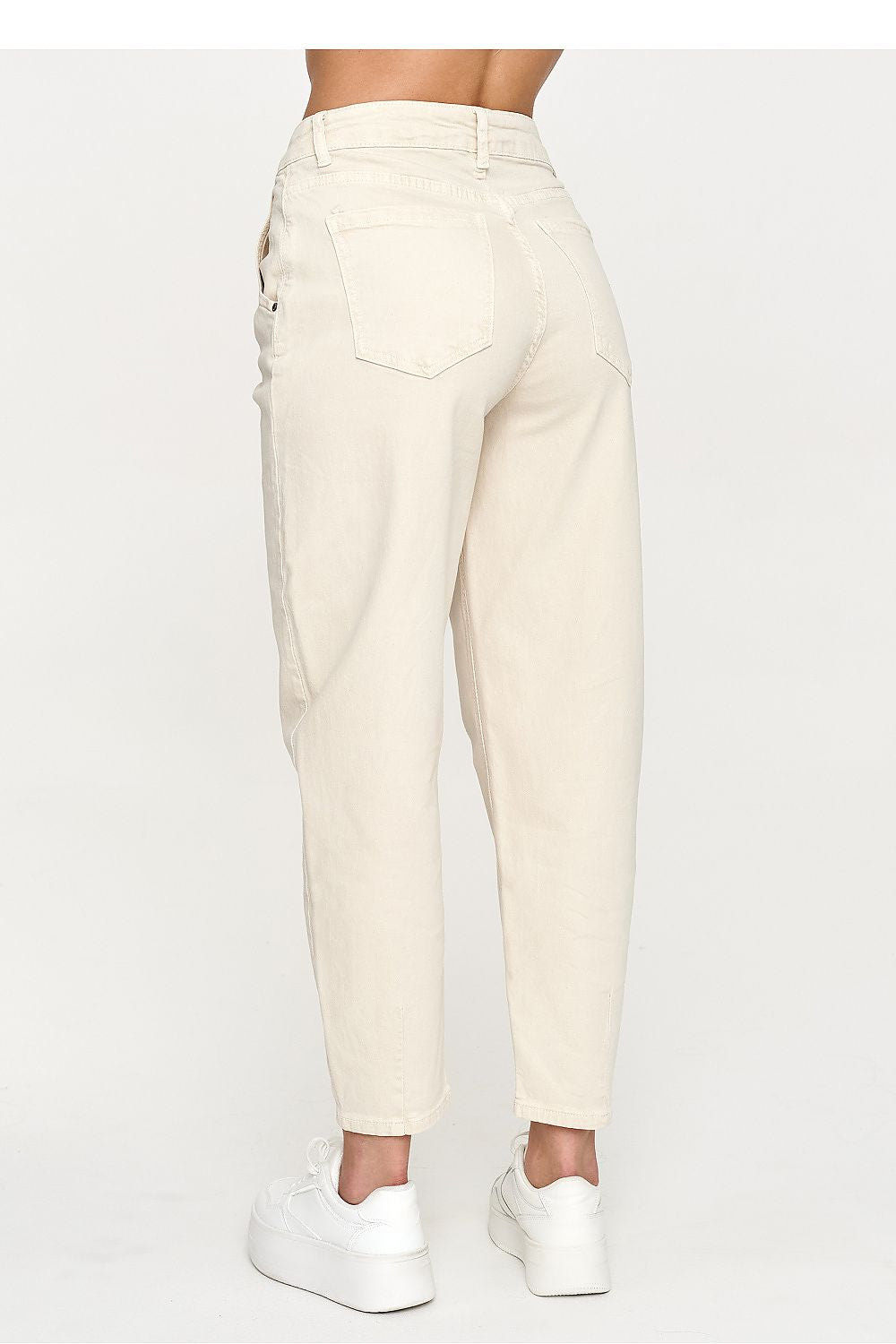 Jean model 231013 Makadamia