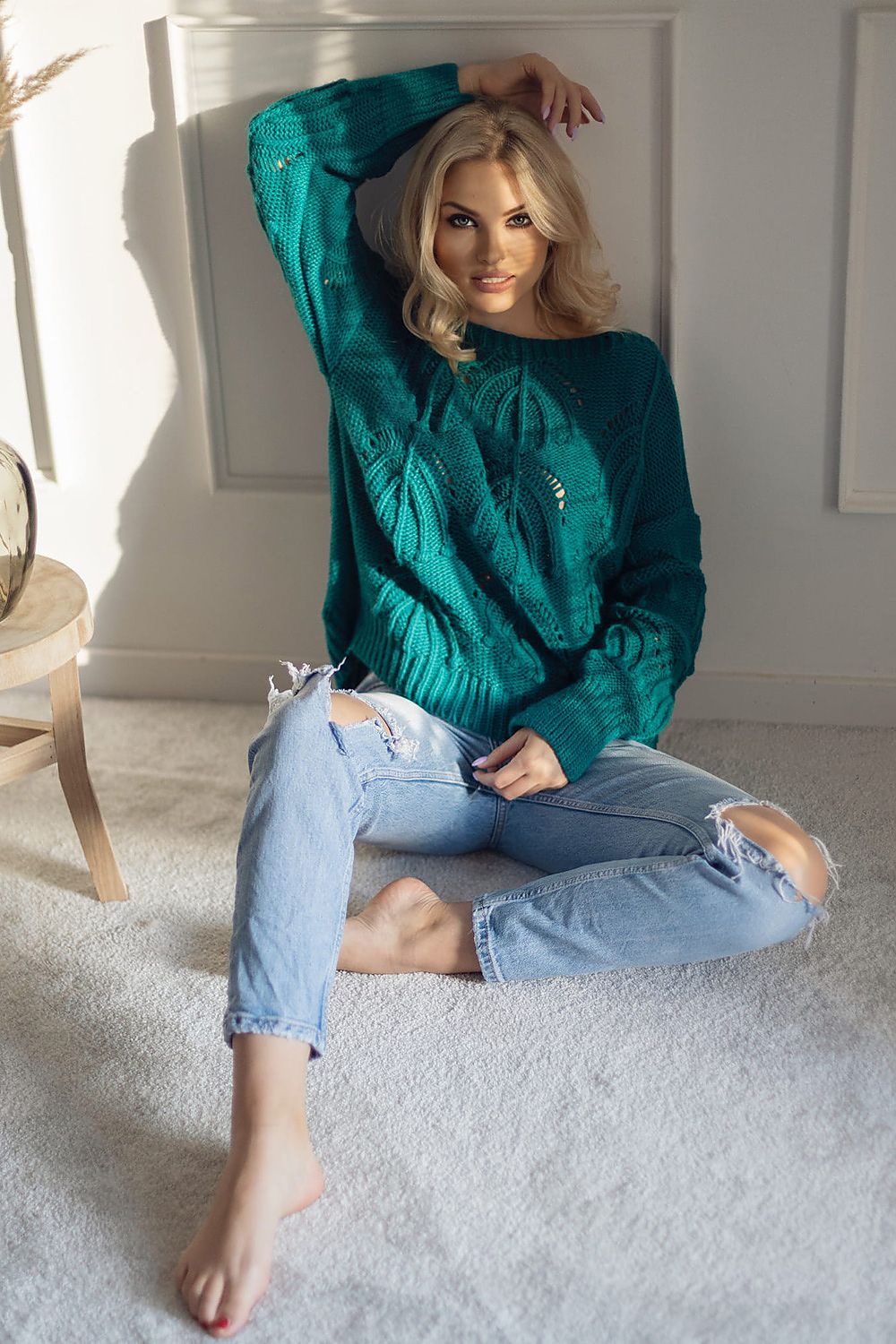 Chandail model 163195 PeeKaBoo