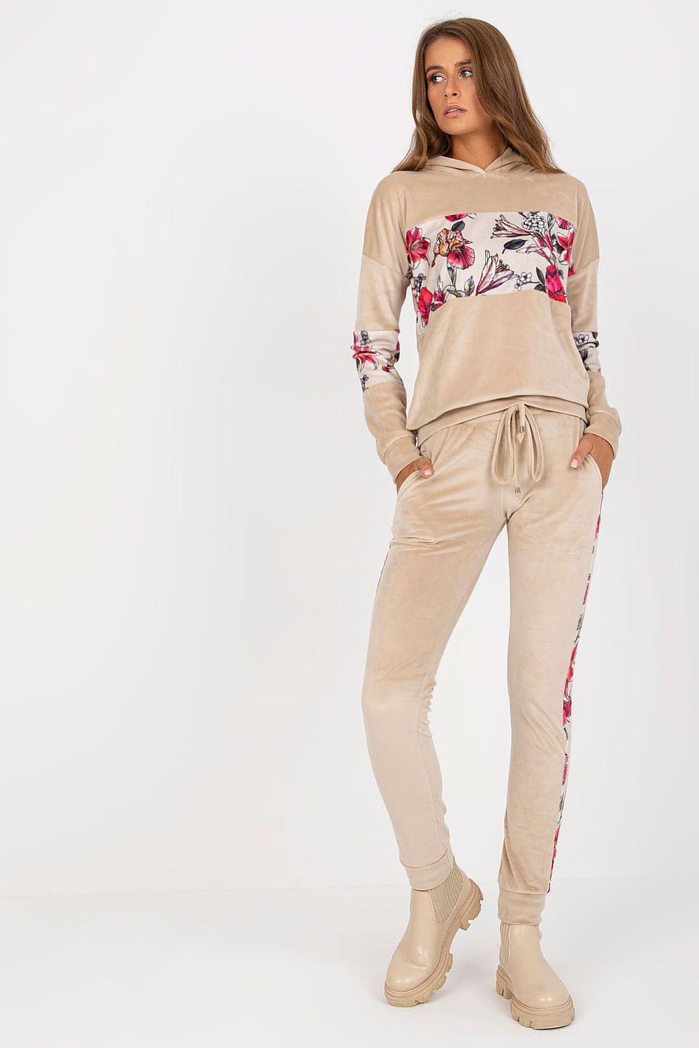 L`ensemble model 170347 Rue Paris