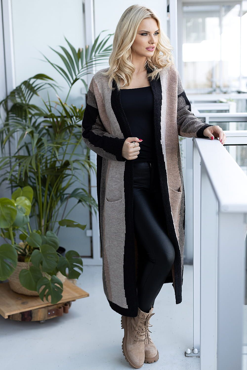 Cardigan model 171306 PeeKaBoo