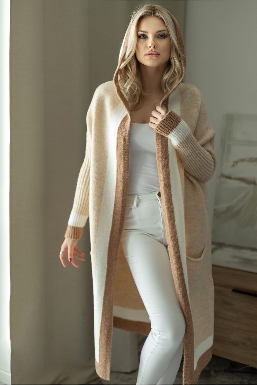 Cardigan model 171312 PeeKaBoo
