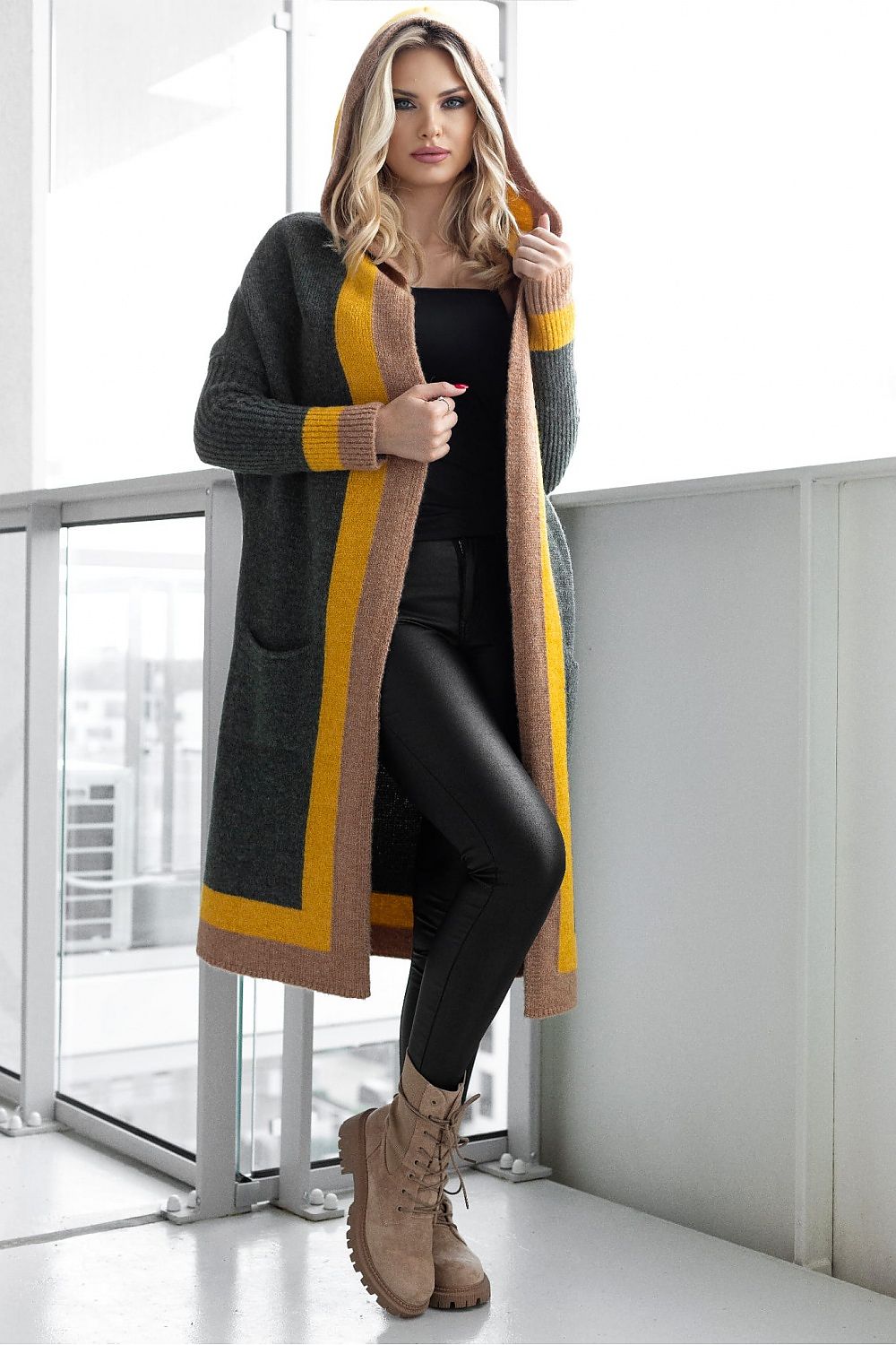 Cardigan model 171312 PeeKaBoo