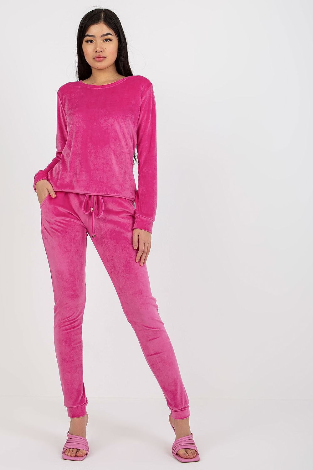 L`ensemble model 175104 Rue Paris