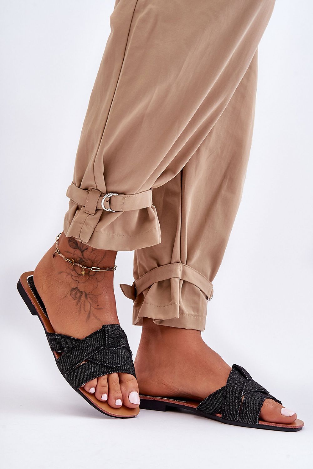 Clacquettes model 183491 Step in style
