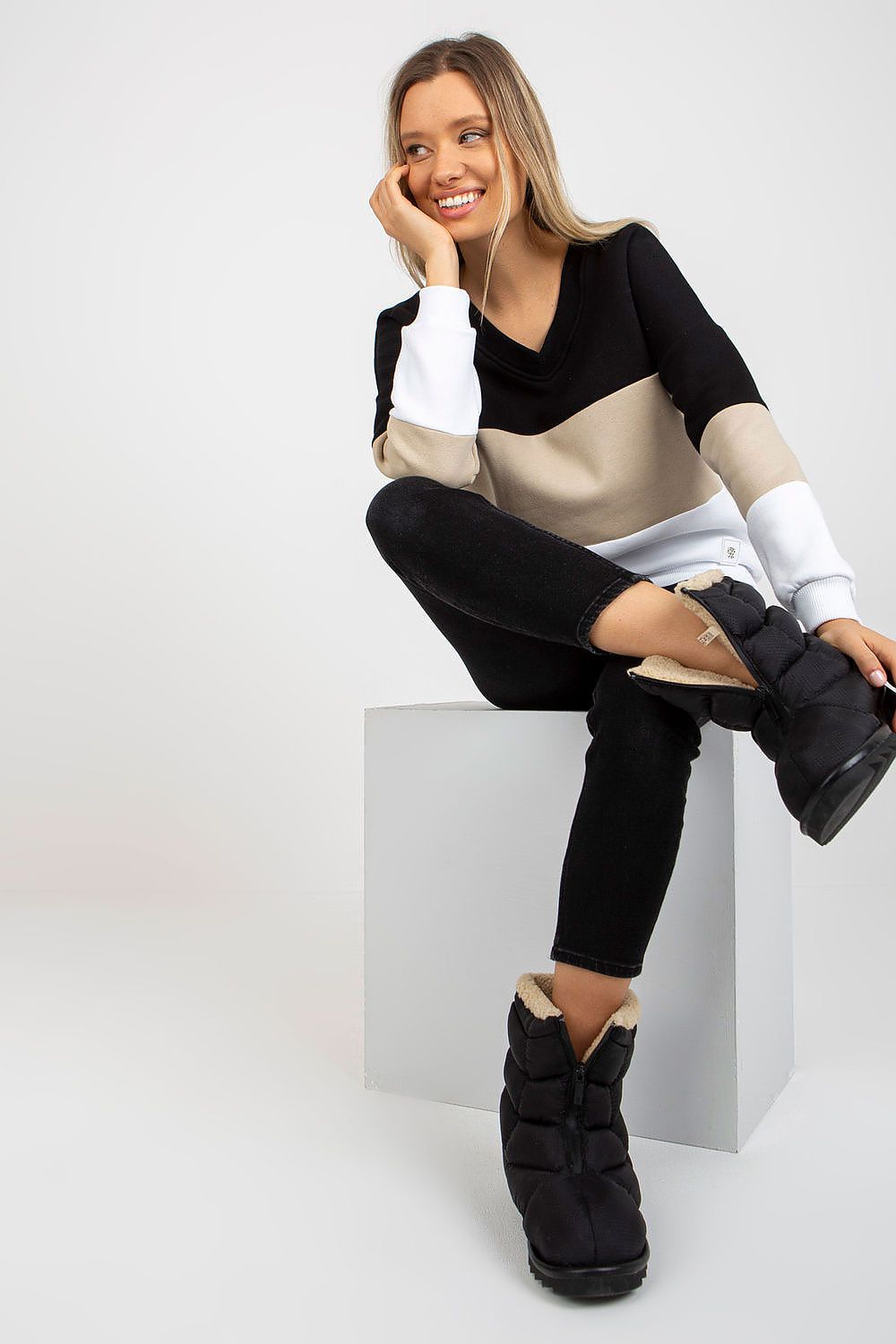 Sweatshirt model 185963 Relevance