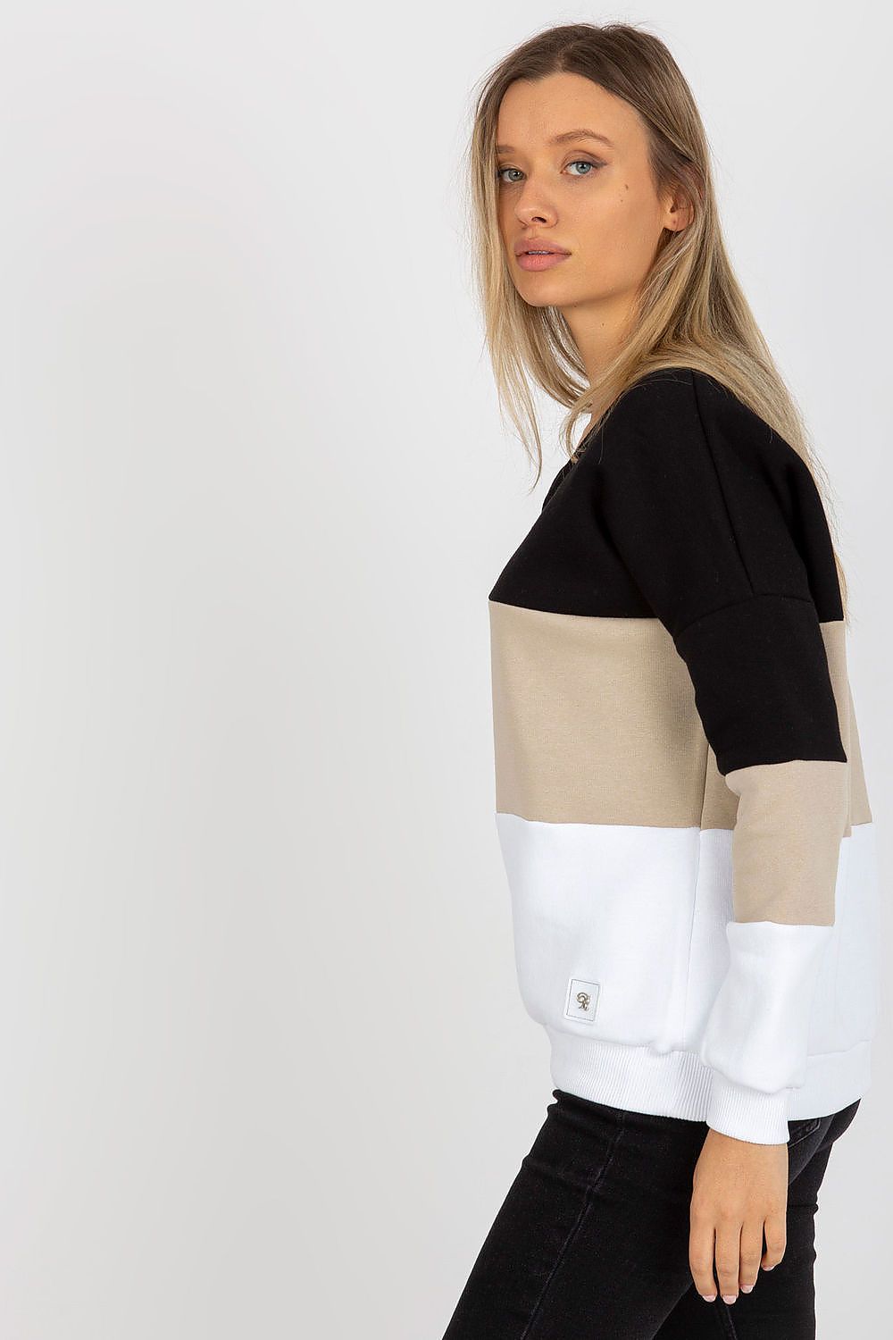 Sweatshirt model 185963 Relevance