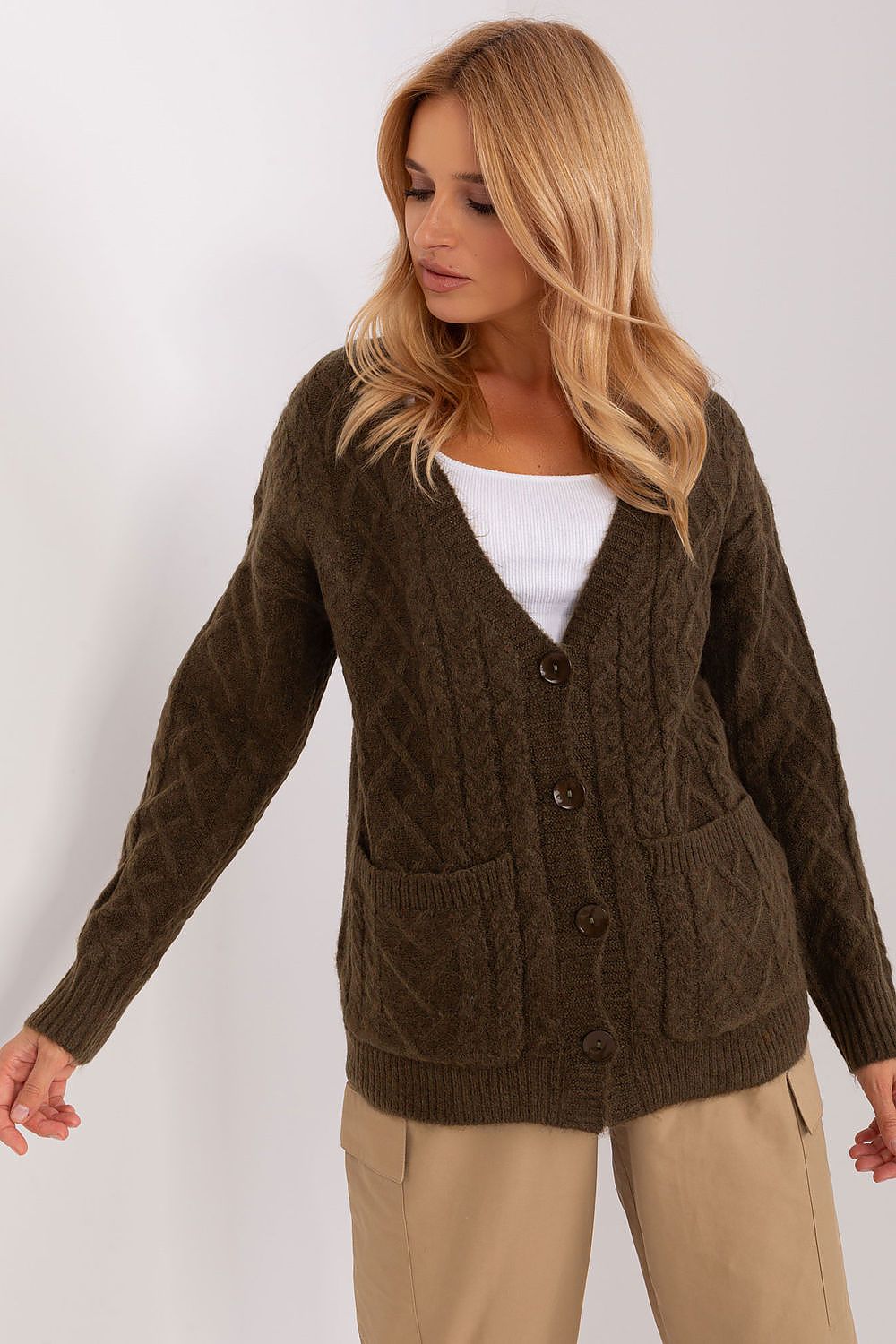 Cardigan model 186745 AT