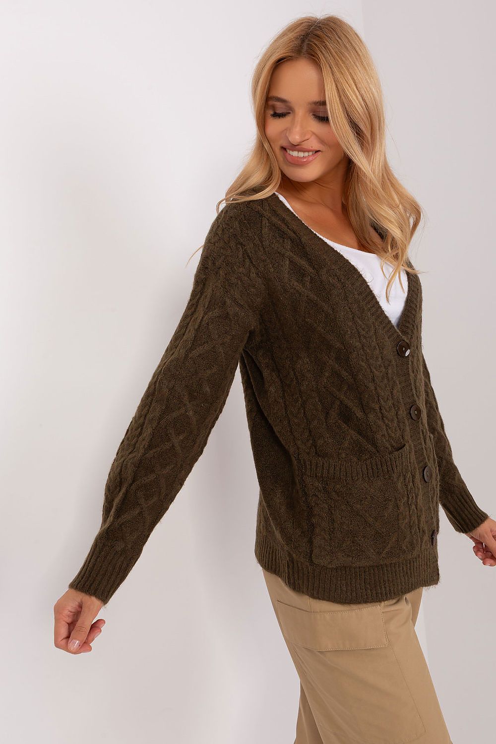 Cardigan model 186745 AT