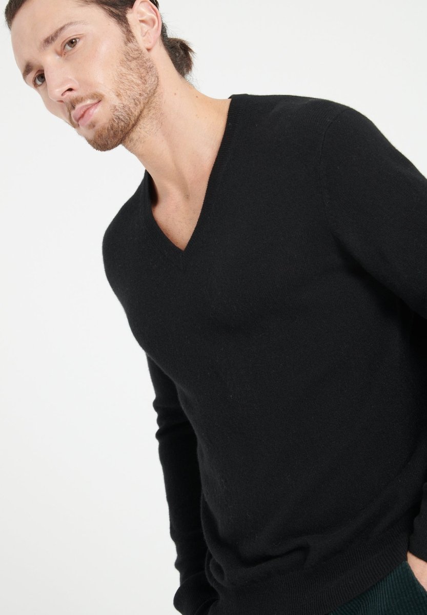 Pull col V homme en cachemire noir - LUKE 1