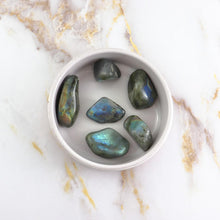 Pierre roulée en Labradorite