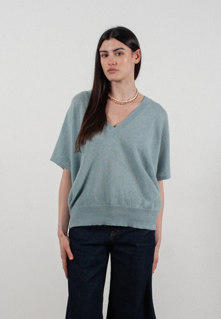 Pull col V manches chauve souris femme en cachemire vert d'eau - RIA 25