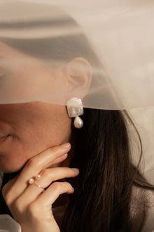 Boucles Eugénie en perles de culture baroques