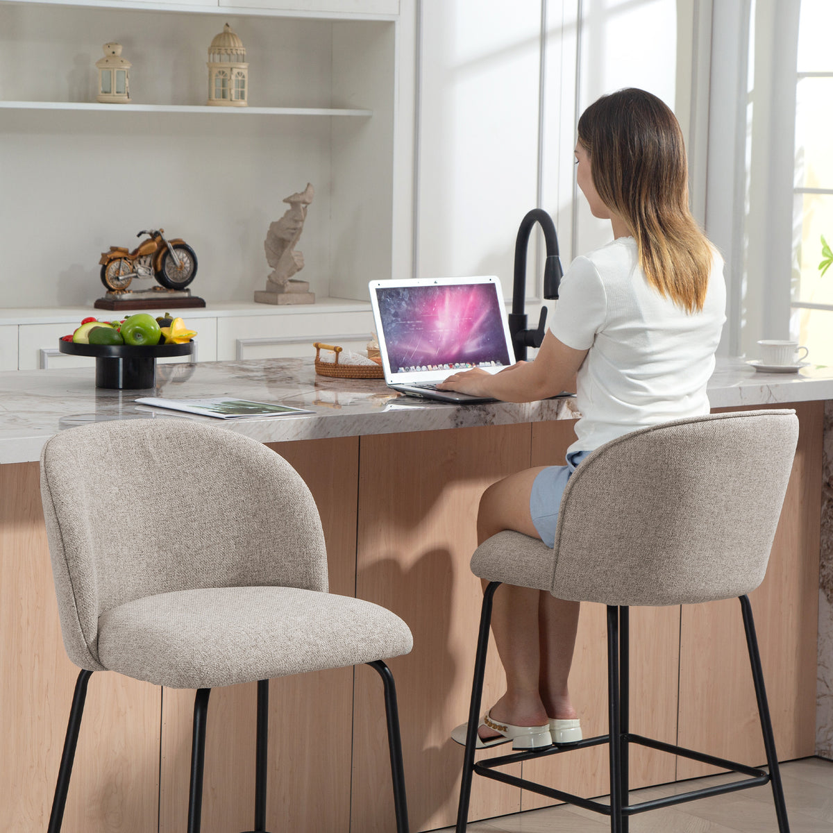 Lot de 2 Tabourets de Bar, Chaises de Bar, Repose-Pieds et Dossier, Tissu Effet Lin, Hauteur d'Assise 68cm, Gris Clair
